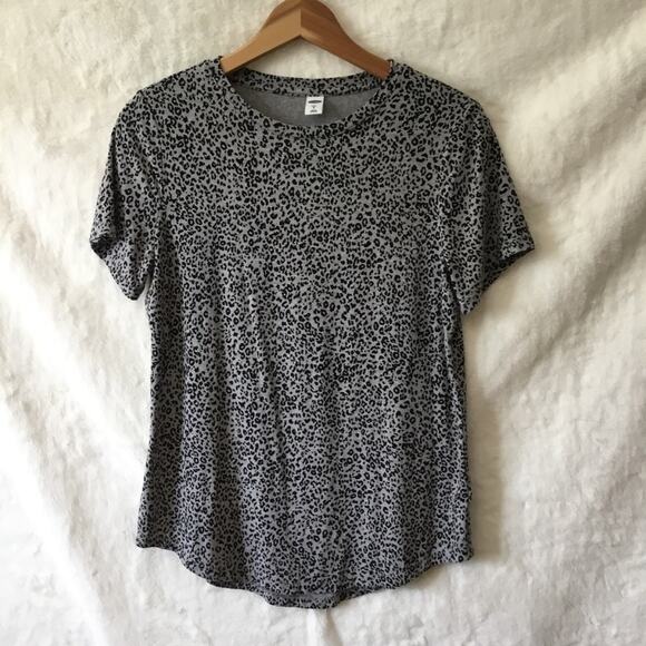 Old Navy Gray Luxe Leopard Print Short Sleeve Top - Picture 2 of 10